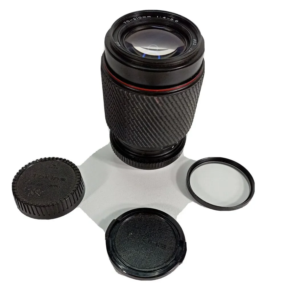 Tokina Camera Lens Macro Zoom 70-210mm f:4-5.6 with UV filter & lens caps